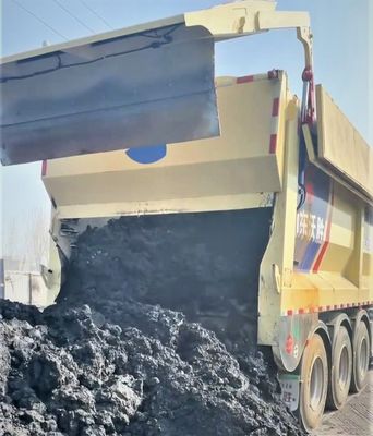 Transport von Gütern, Dumps, Semi-Trailer, Lastwagen mit Crawler Live Floor, maximale Nutzlast 60000 kg