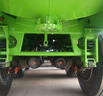 28 t schwerer Sattelanhänger für Baustoffe aus Kohleerz