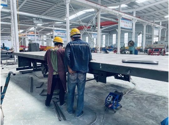 3 Achsen 4 Achsen Hydraulischer U-förmiger Hinterbehälter mit Halbanhänger mit doppelter Linienbremsanlage