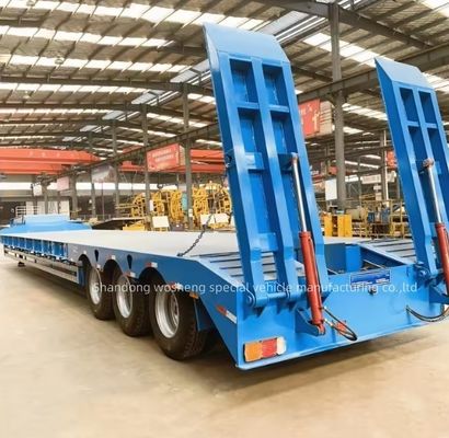 Lkw-Anhänger mit 3 Achsen Hydraulischer Niedrigbett-Halbanhänger für den Transport schwerer Ausrüstung
