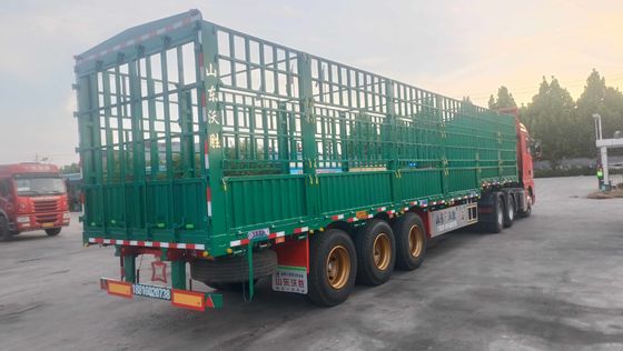 28 t schweres Landegerät WS 2/3 Achszaun-Ladenträger für den Transport von Tieren