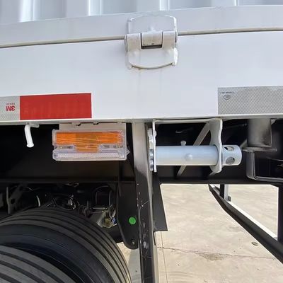 Semi-Anhänger mit oberen 3 Achsen 4 Achsen Lkw-Anhänger Ladung und Viehzaunstrich