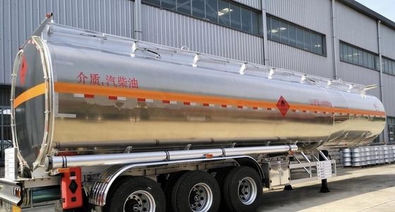 Standard 28 Tonnen Landungsgetriebe Wosheng Halbanhänger für Öl/Wasser/Milch/Benzinbehälter