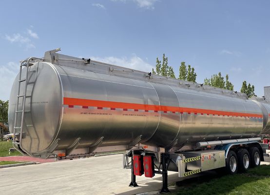 WS Shandong Passieren 55cbm Treibstoff-LKW Anhänger in Afrika mit maximaler Nutzlast von 60 Tonnen