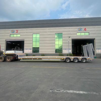 Luftfederung 3 Achsen 40 - 80 Tonnen Stahl-Low-Bed Semi-Trailer für Bagger und Dozer