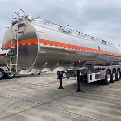 13000*2550*3780mm Kohlenstoffstahl Isolierung Kraftstofftankschiff Halbanhänger mit 12R22.5 Reifen