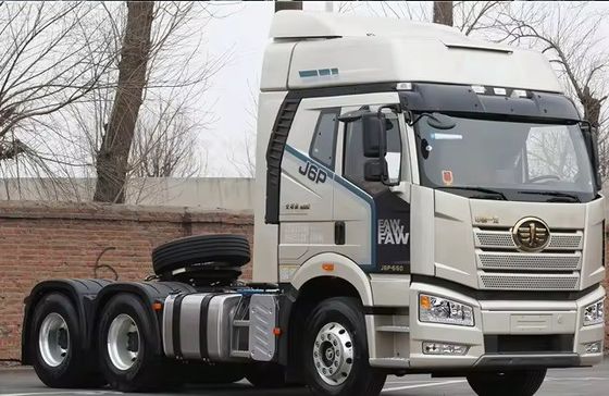 Gebrauchtes Linkslenkenfahrzeug 6x4 Lkw-Kopf 350-450 PS Traktor-Lkw mit 31-40 t Kapazität