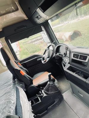 Sitrak G7W 4x2 6x4 Euro6 Diesel-Traktor mit Luftfederung und Handgetriebe