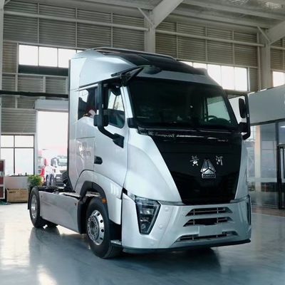 570 PS Sinotruk Huanghe X7 4X2 Euro 6 Luftfederung Automatisches Getriebe Traktor