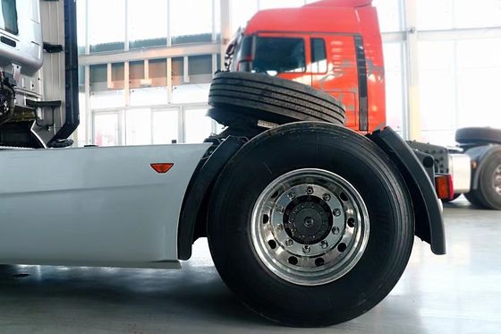 570 PS Sinotruk Huanghe X7 4X2 Euro 6 Luftfederung Automatisches Getriebe Traktor